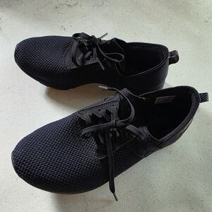 New Balance Black Women's Athletic Shoes